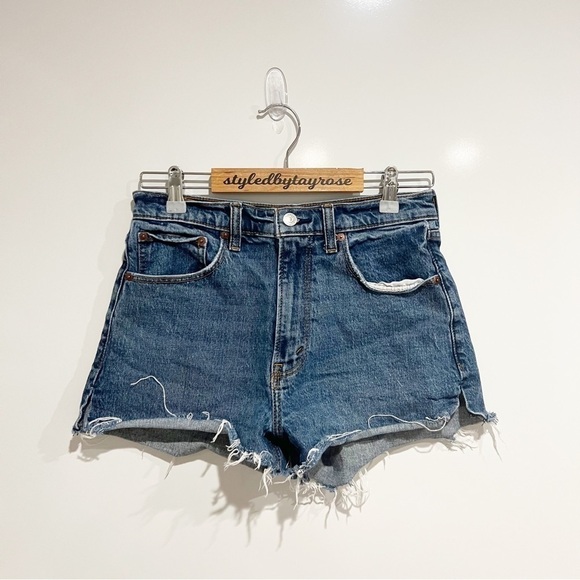 Abercrombie & Fitch High Rise Mom Short - Picture 2 of 9